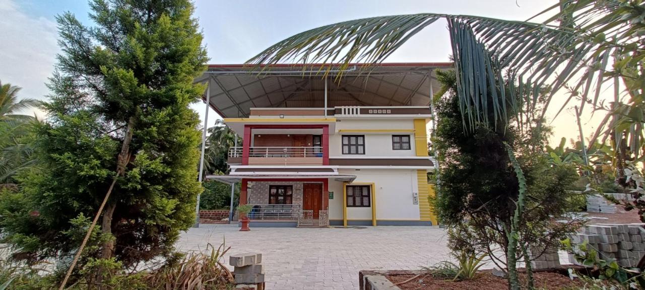 Nisarga Homestay, Dharmasthala Dharmastala Esterno foto